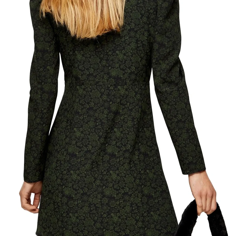 Floral Print Long Sleeve Minidress
TOPSHOP Size 8 - Never worn - Picture 9 of 9